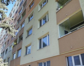 3 - izbový byt v Bratislave na Macharovej ul.