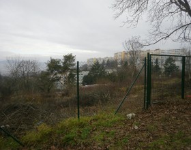 spoluvlastnícky podiel vo veľkosti ½ na pozemok v Košiciach katastrálne územie: Furča